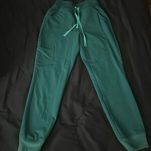 Figs Zamara jogger in hunter green